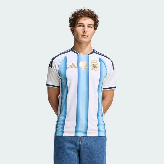 Camiseta Titular de la Selección Argentina 26